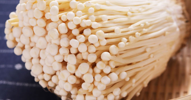 Enokitake (Enoki mushroom)